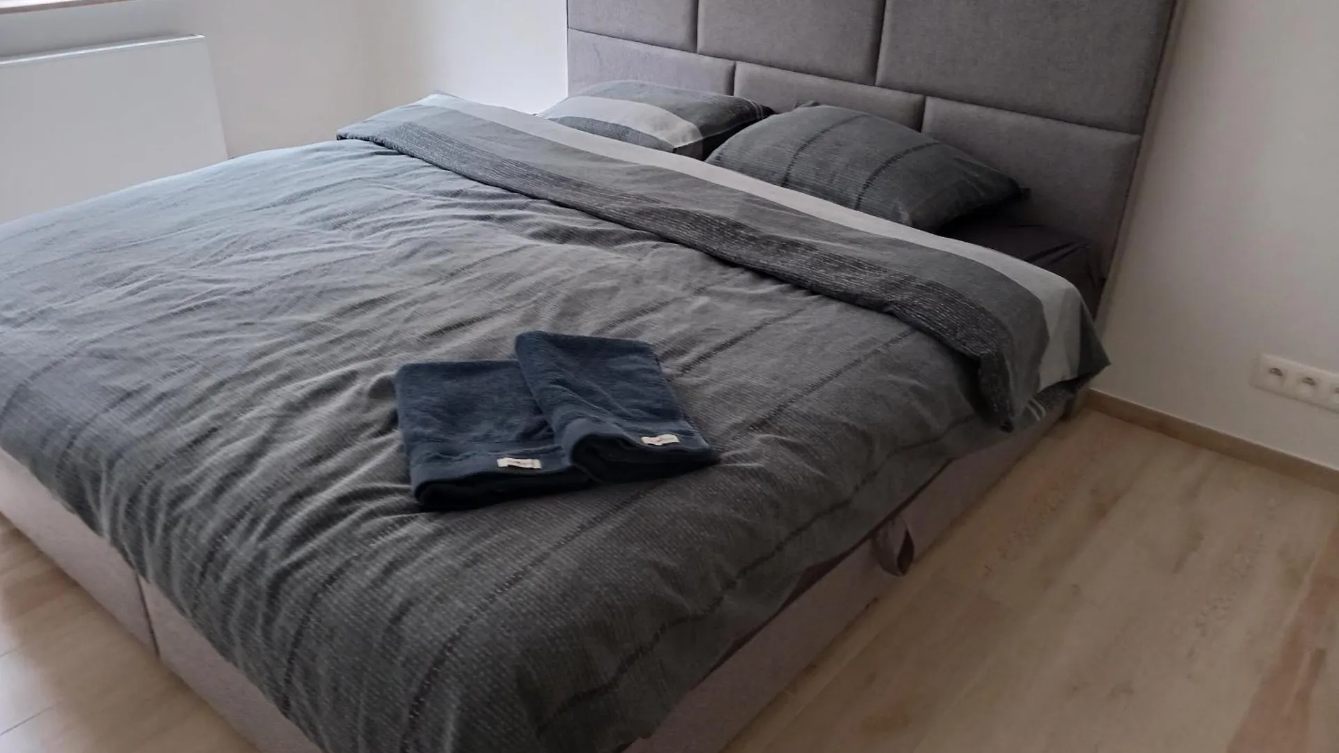 Suite Betsy Met Direct Zeezicht Ostend 0*,  Belgium